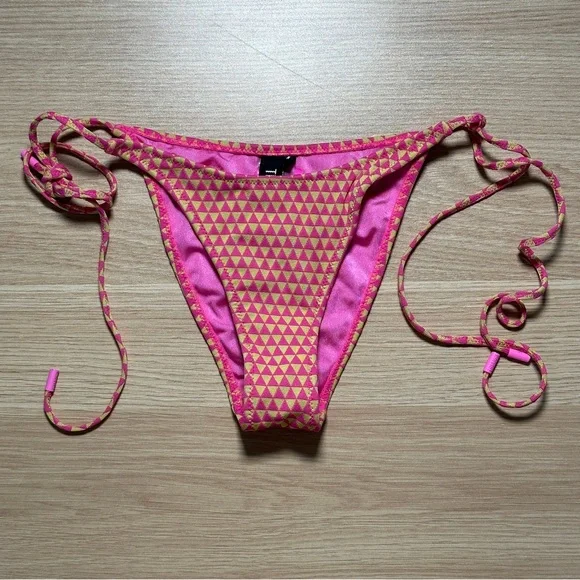 •Triangle Swimwear Cora bikini set in ursa - Picture 9 of 16